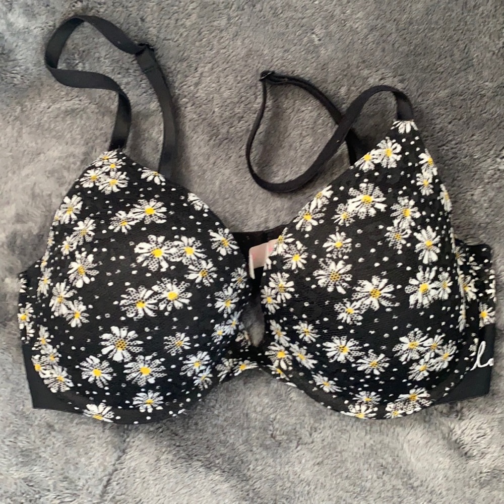 Pink by Victoria Secret bra!!